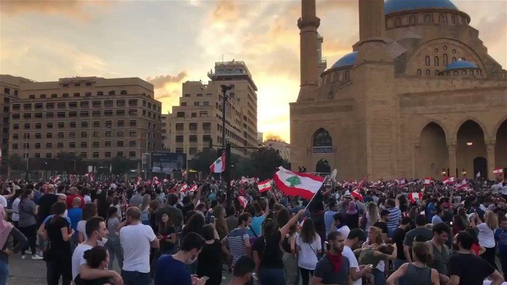 المتظاهرون اللبنانيون