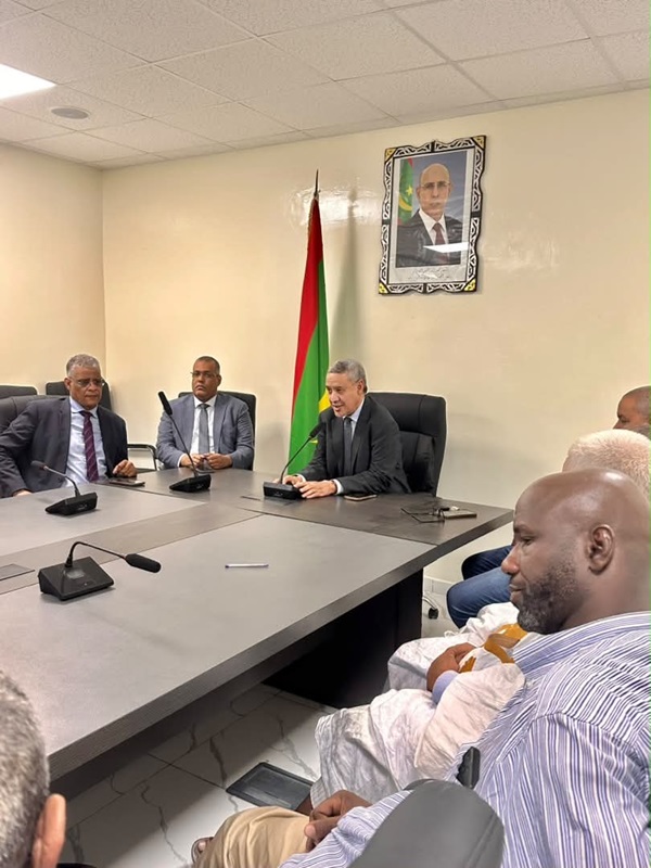 رئيس سلطة تنظيم النقل الطرقي يعقد اجتماعا بممثلين عن الفاعلين في قطاع النقل وملاك شركات النقل
