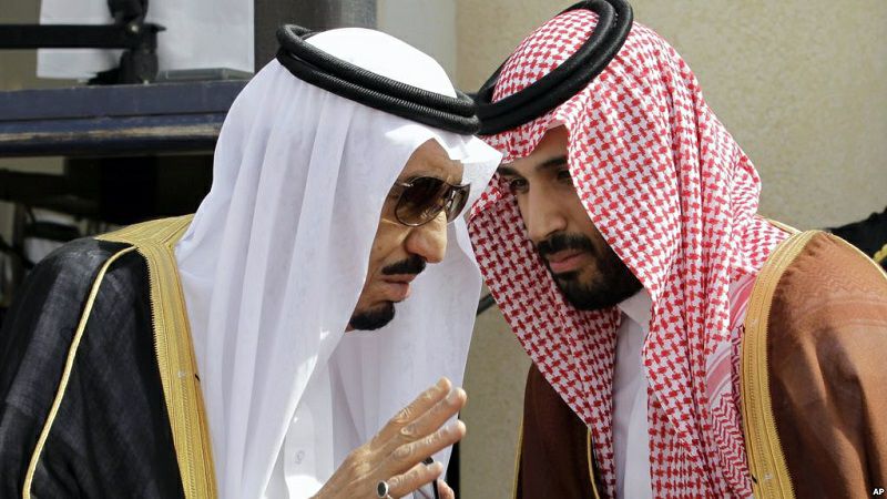 الملك وابنه في السعودية