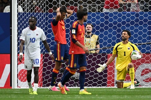 منتخب إسبانيا يسقط في فخ التعادل السلبي أمام منتخب الرأس الأخضر