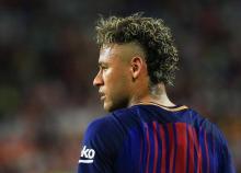 neymar-Barcelona-reacts-in-the-first-half-against-Real-Madrid
